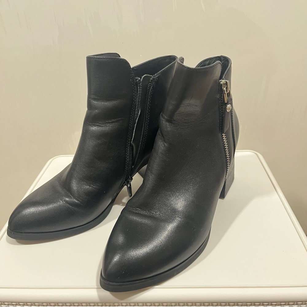 Women’s black ankle heels